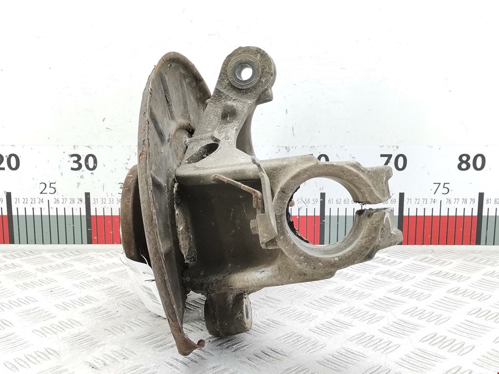 Ступица передняя правая VOLKSWAGEN Passat B6 2005-2011