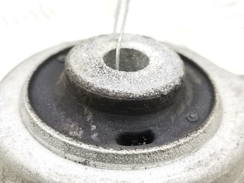 Рычаг передний правый AUDI A4 B8 2007-2015