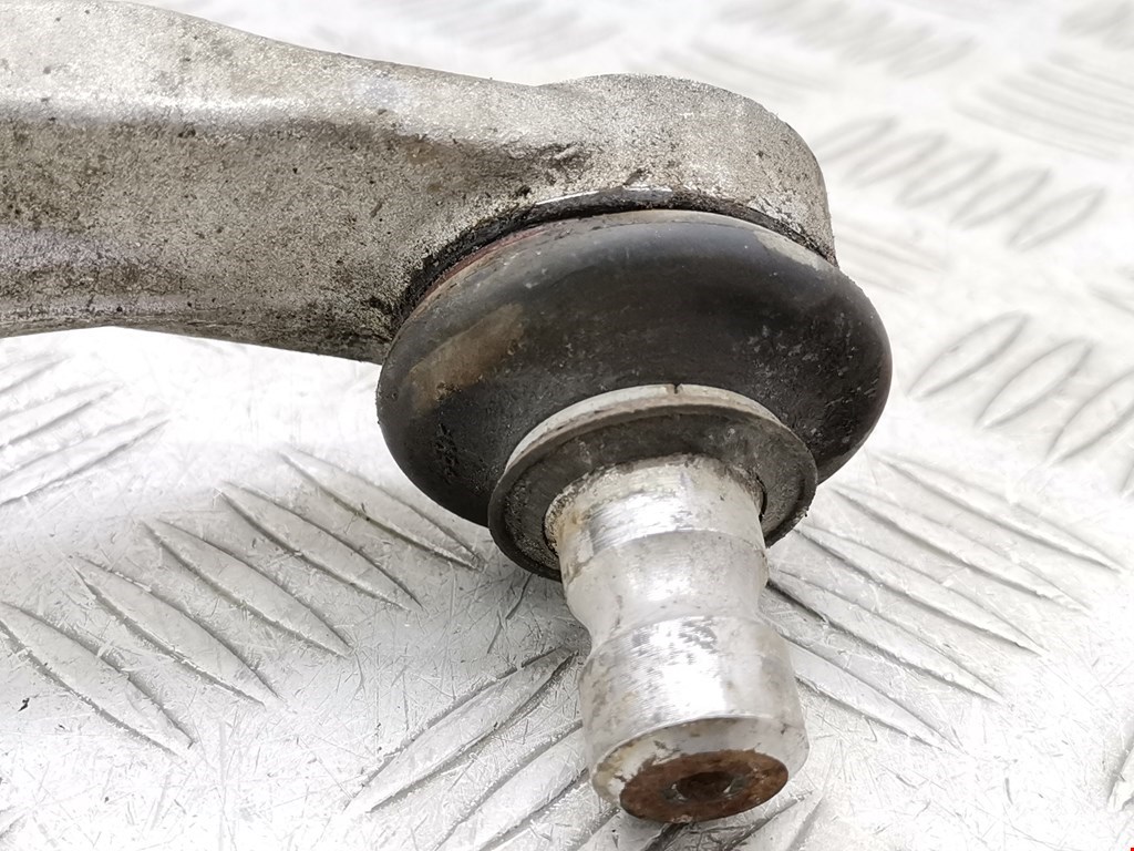 Рычаг передний правый AUDI A4 B8 2007-2015