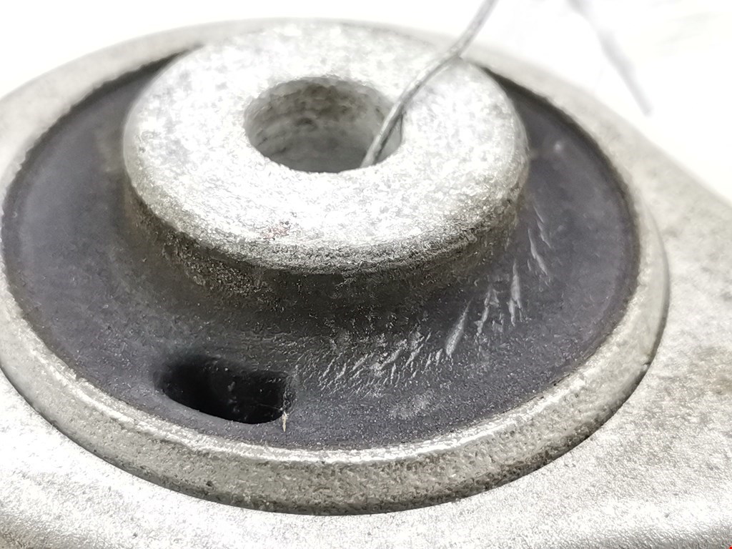 Рычаг передний правый AUDI A4 B8 2007-2015