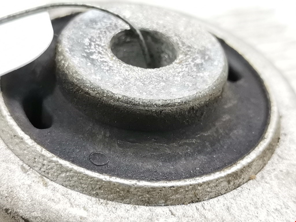 Рычаг передний правый AUDI A4 B8 2007-2015