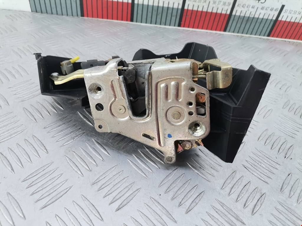 Замок двери задней правой MERCEDES-BENZ C-Class C-klasse W202 1993-2000