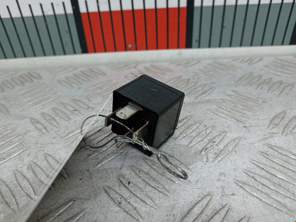 Реле AUDI A6 C6 2004-2010