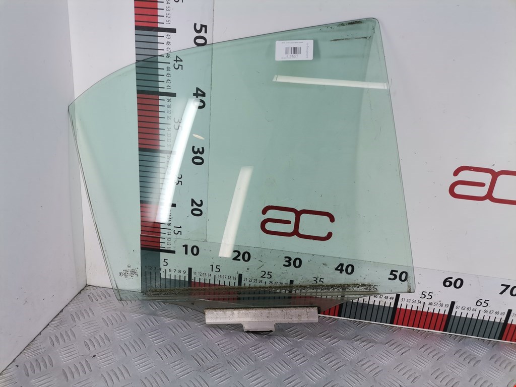 Стекло двери заднее правое MERCEDES-BENZ C-Class C-klasse W202 1993-2000