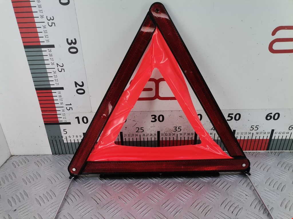 Знак аварийной остановки VOLKSWAGEN Passat B6 2005-2011