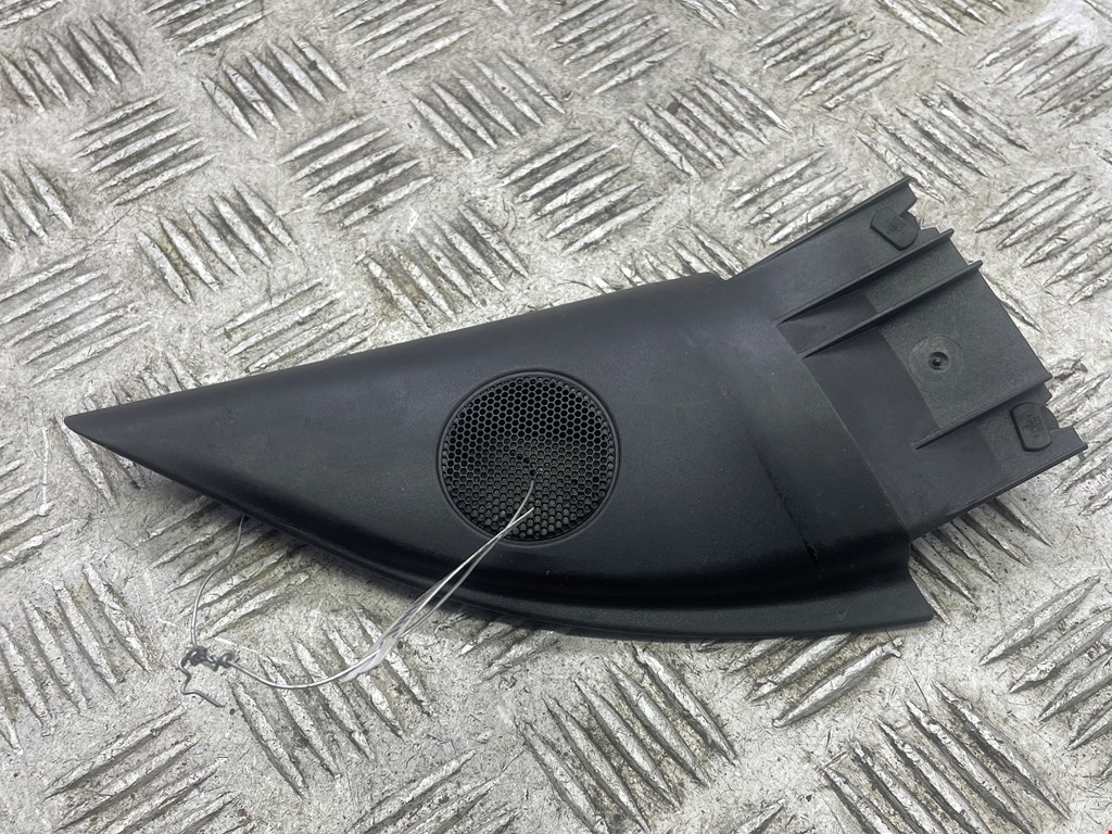 Накладка декоративная VOLKSWAGEN Golf V 2003-2009