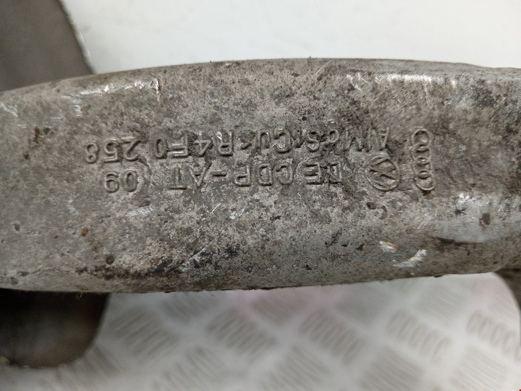 Ступица передняя левая/правая AUDI A6 C6 2004-2010