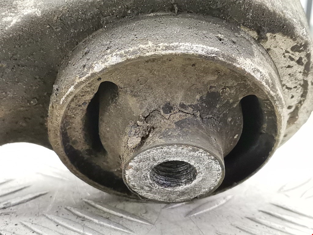 Рычаг передний левый AUDI A6 C6 2004-2010