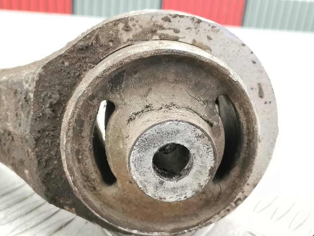 Рычаг передний левый AUDI A6 C6 2004-2010