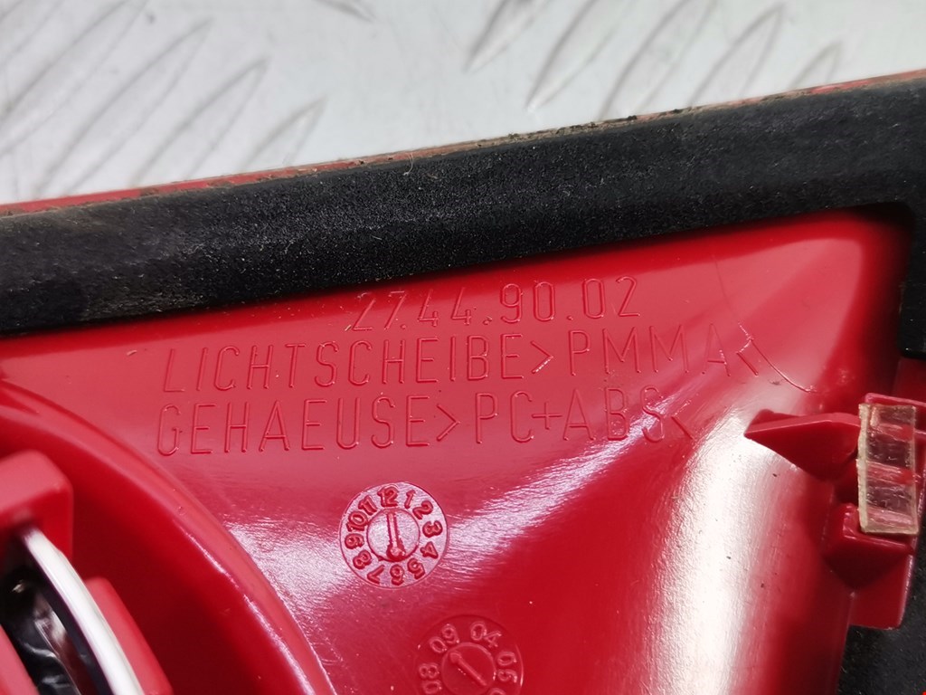 Фонарь задний внутренний левый VOLKSWAGEN Passat B6 2005-2011