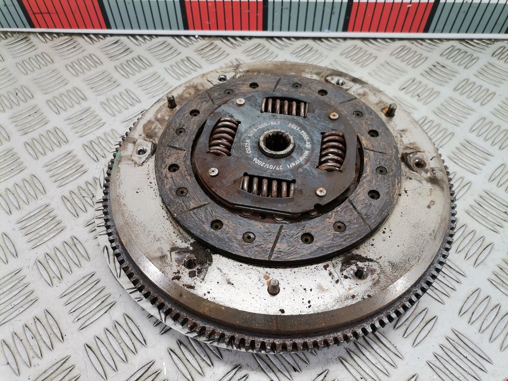 Маховик (демпфер сцепления) FORD Fiesta 2001-2008