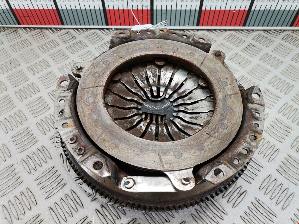 Маховик (демпфер сцепления) FORD Fiesta 2001-2008