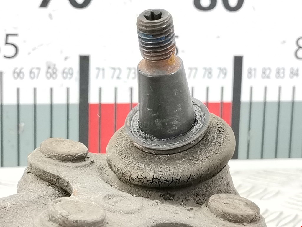 Рычаг передний левый VOLKSWAGEN Passat B6 2005-2011