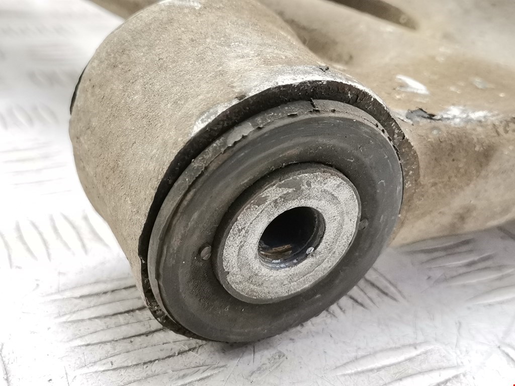 Рычаг передний левый VOLKSWAGEN Passat B6 2005-2011