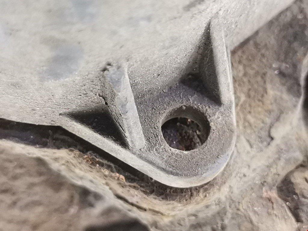 Суппорт задний левый VOLKSWAGEN Passat B6 2005-2011