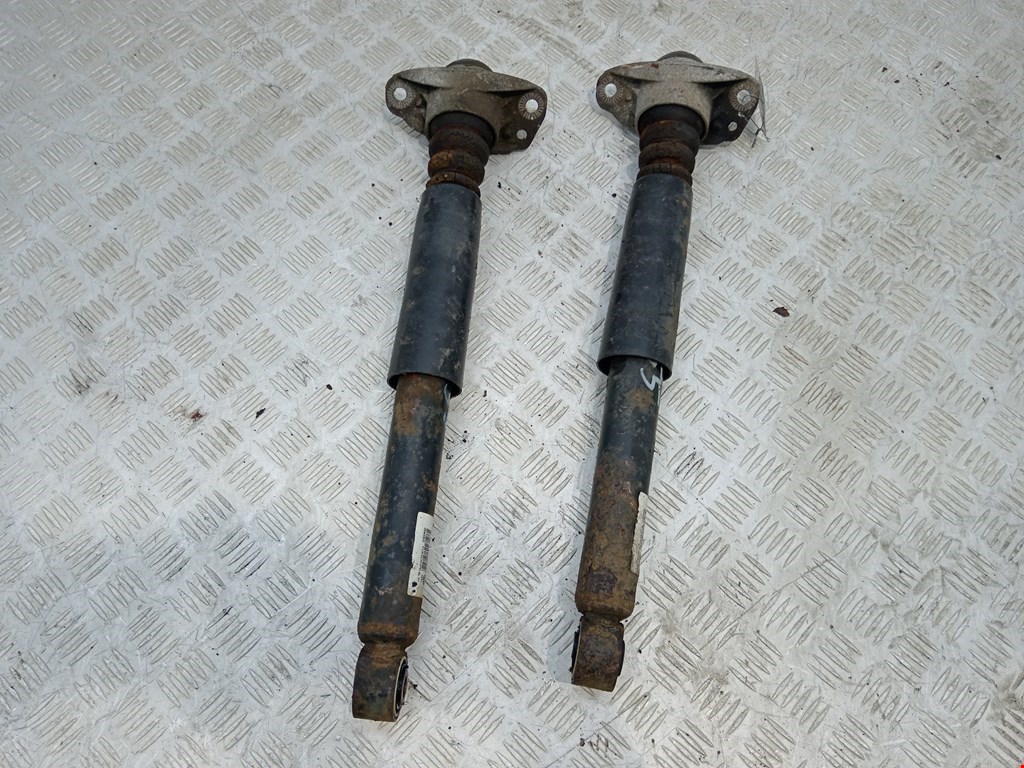 Амортизатор задний левый VOLKSWAGEN Passat B6 2005-2011