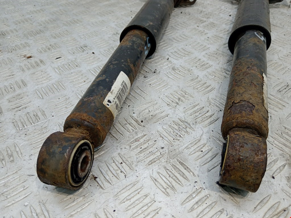 Амортизатор задний левый VOLKSWAGEN Passat B6 2005-2011