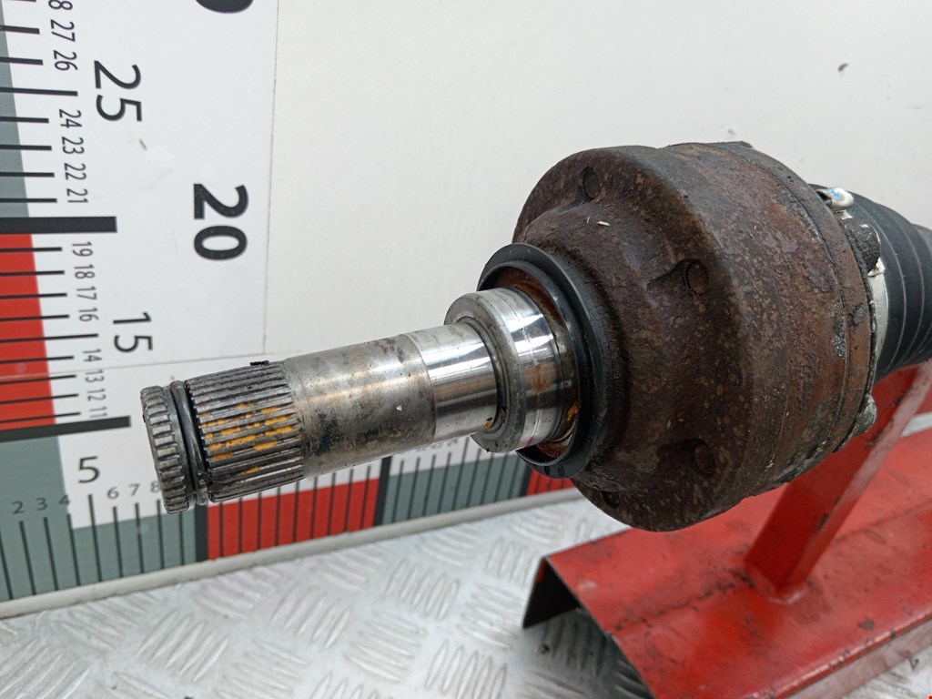 Полуось (привод, приводной вал) задняя правая AUDI A6 C6 2004-2010