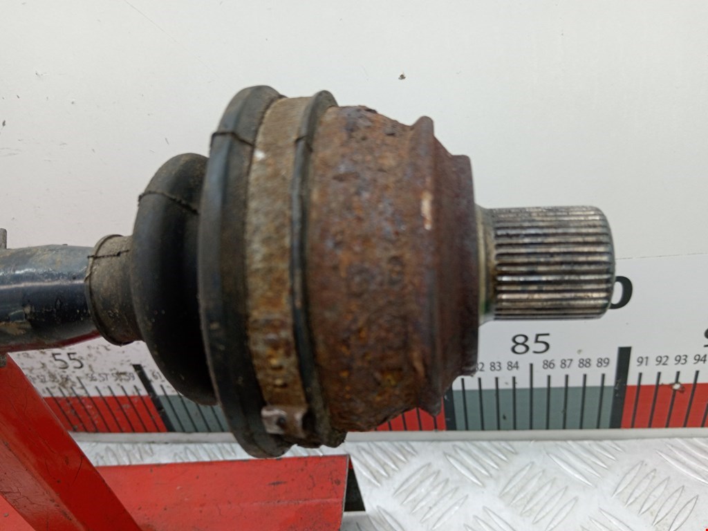 Полуось (привод, приводной вал) задняя правая AUDI A6 C6 2004-2010