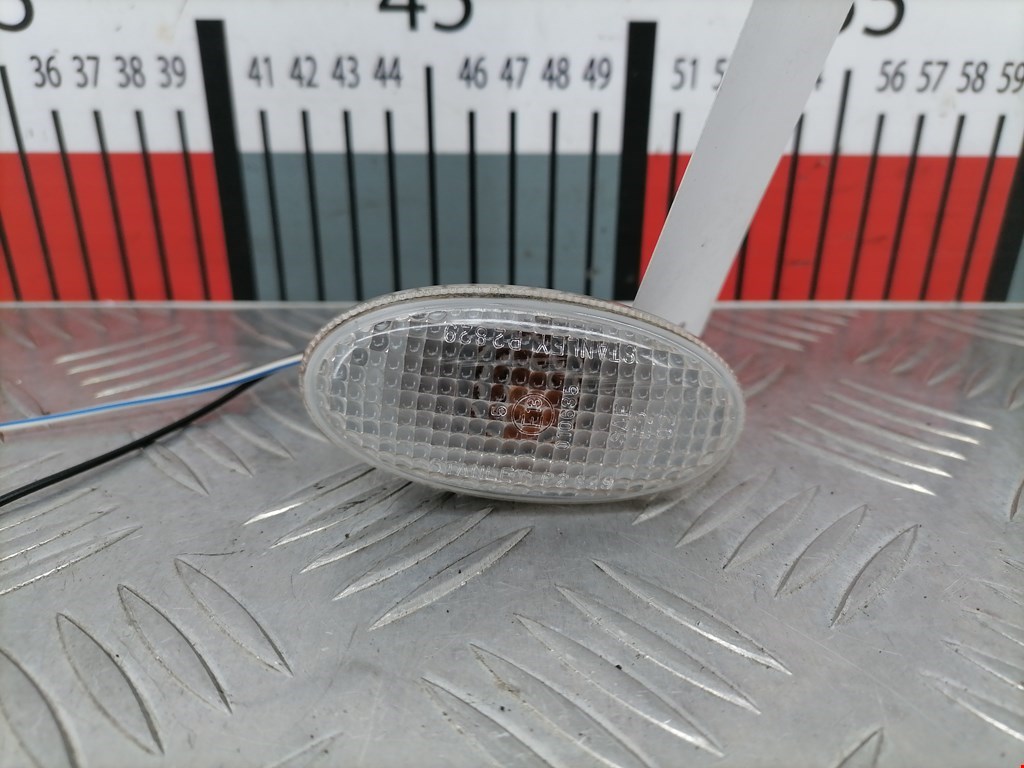 Повторитель на крыло MAZDA Mazda 2 DY 2003-2007