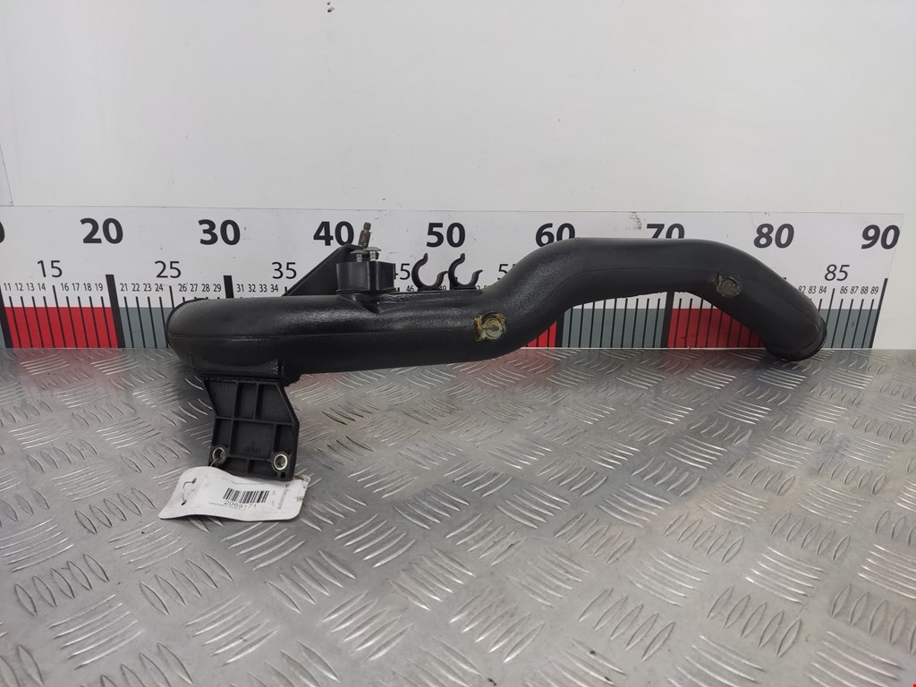 Патрубок интеркулера VOLKSWAGEN Passat B5 1997-2005