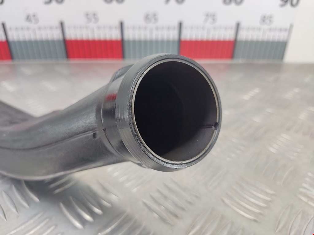 Патрубок интеркулера VOLKSWAGEN Passat B5 1997-2005