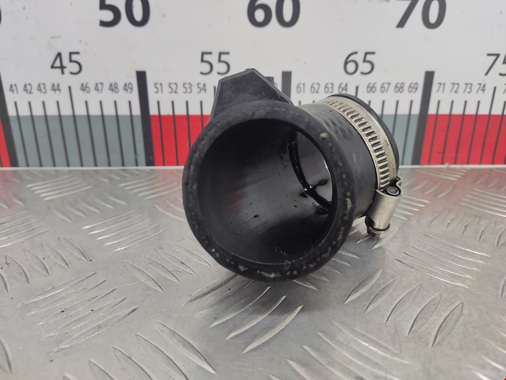 Патрубок интеркулера VOLKSWAGEN Passat B5 1997-2005