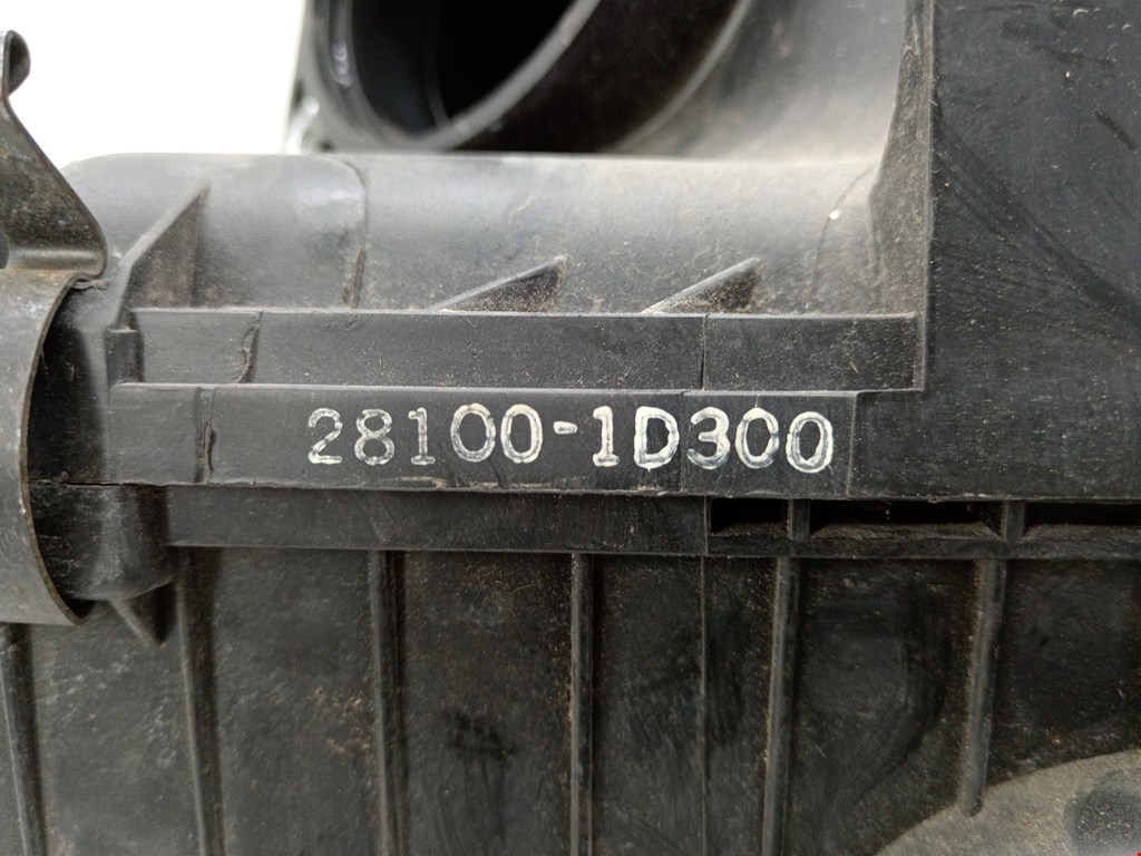 Корпус воздушного фильтра KIA Carens 2006-2012