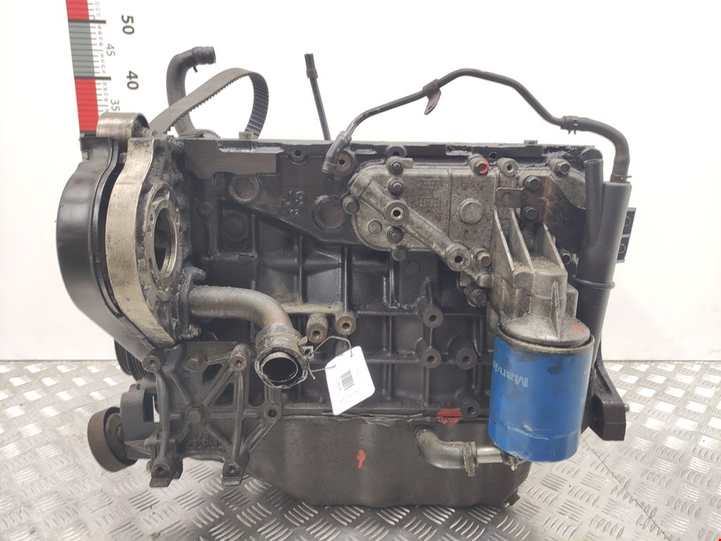 Блок цилиндров KIA Carnival I 1999-2005