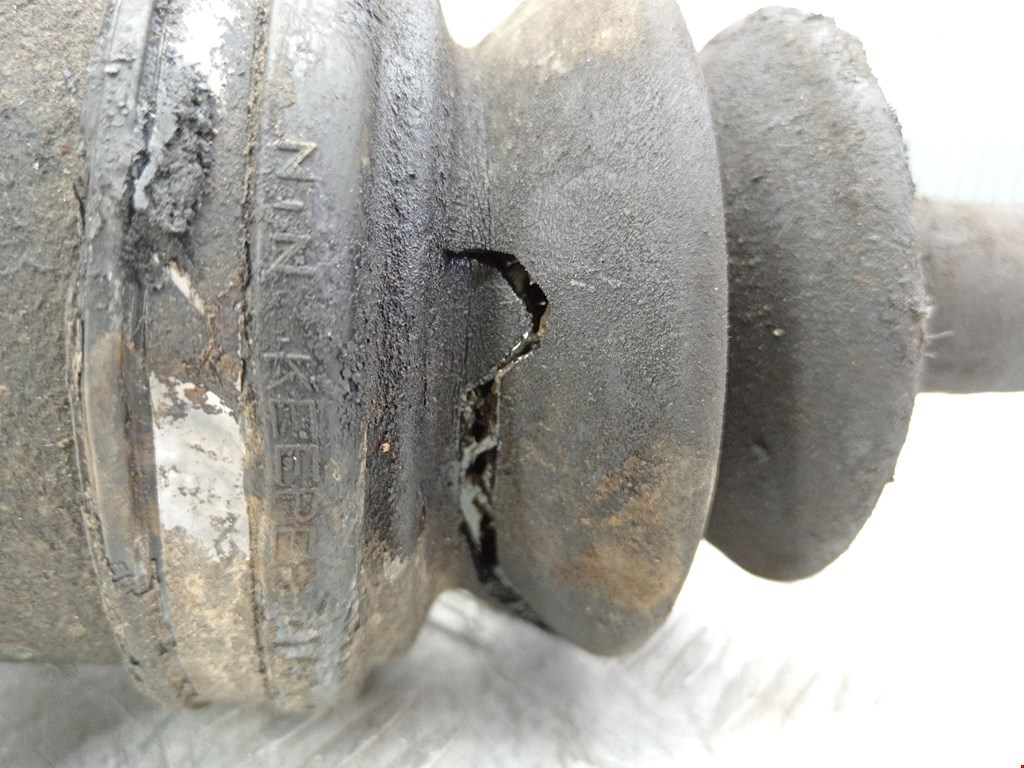 Полуось (привод, приводной вал) передняя правая MITSUBISHI L200 K6,K7 1996-2006