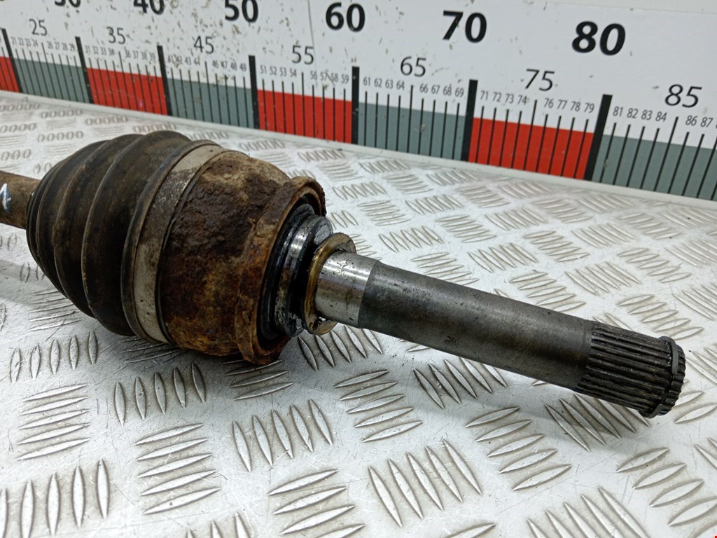 Полуось (привод, приводной вал) передняя правая MITSUBISHI L200 K6,K7 1996-2006