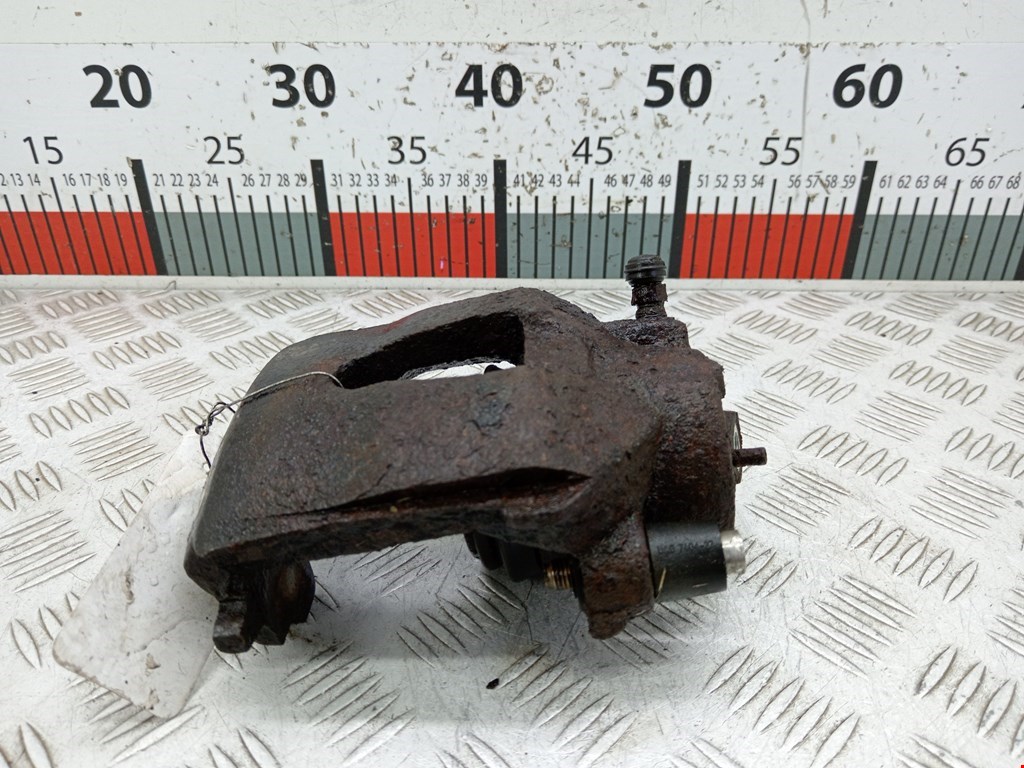 Суппорт передний правый AUDI A3 8P 2003-2013