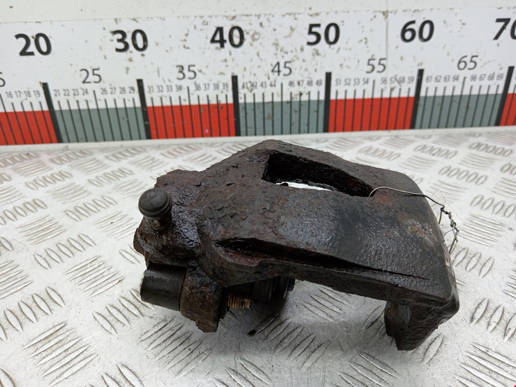 Суппорт передний правый AUDI A3 8P 2003-2013