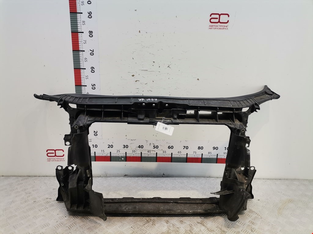 Панель передняя (передняя монтажная панель рамка передняя телевизор) Audi A3 8P (2003-2013)
