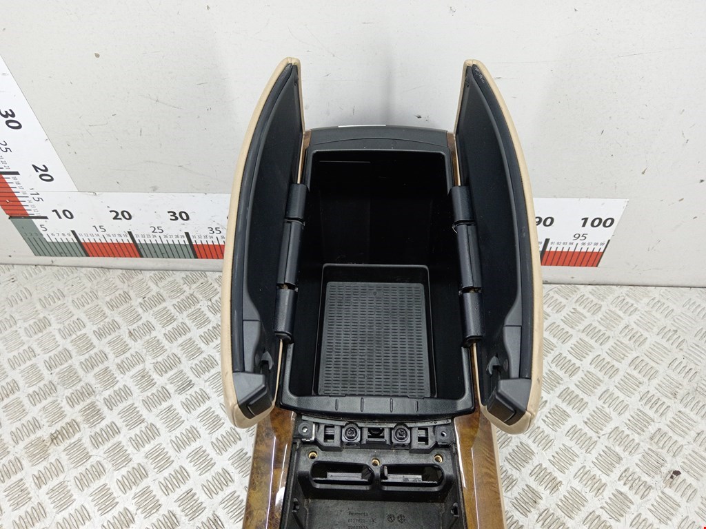 Консоль BMW X5 E70 2007-2013