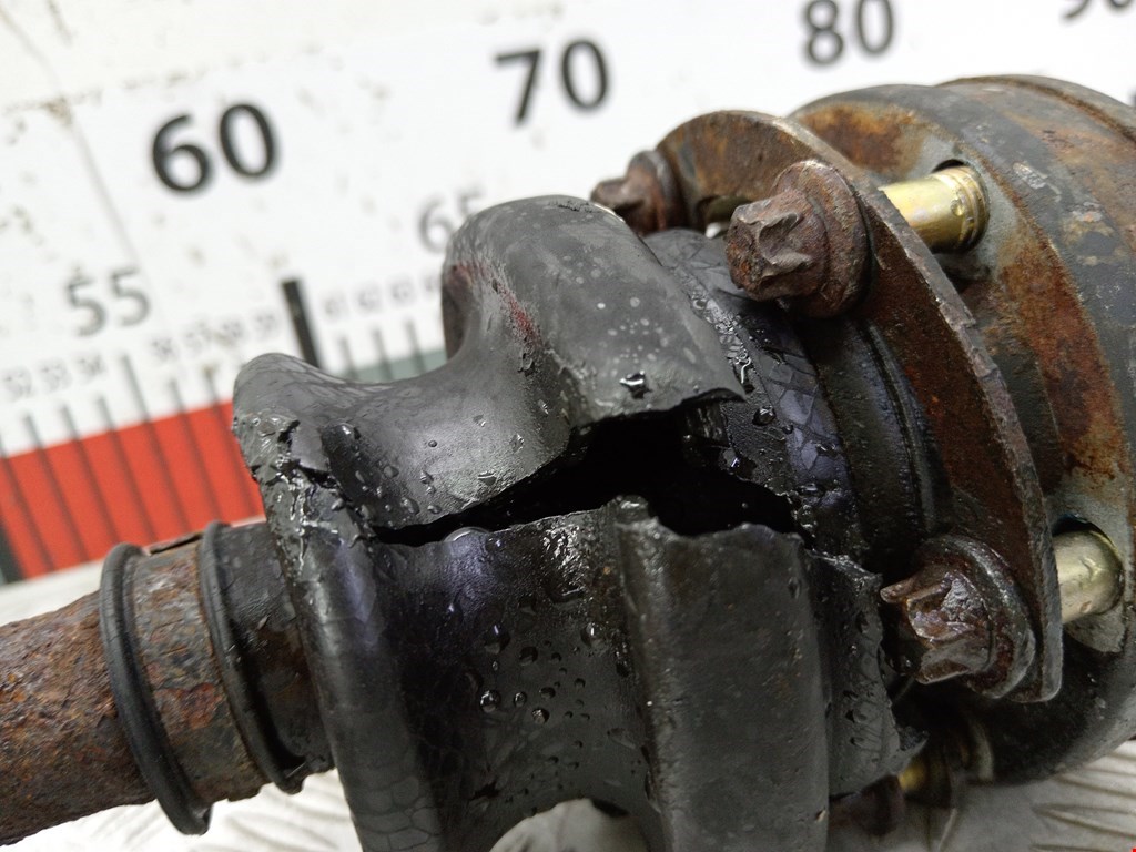 Полуось (привод, приводной вал) задняя левая MERCEDES-BENZ C-Class C-klasse W202 1993-2000