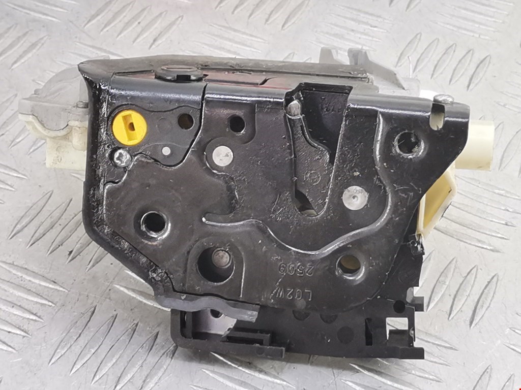 Замок двери задней левой VOLKSWAGEN Passat B6 2005-2011
