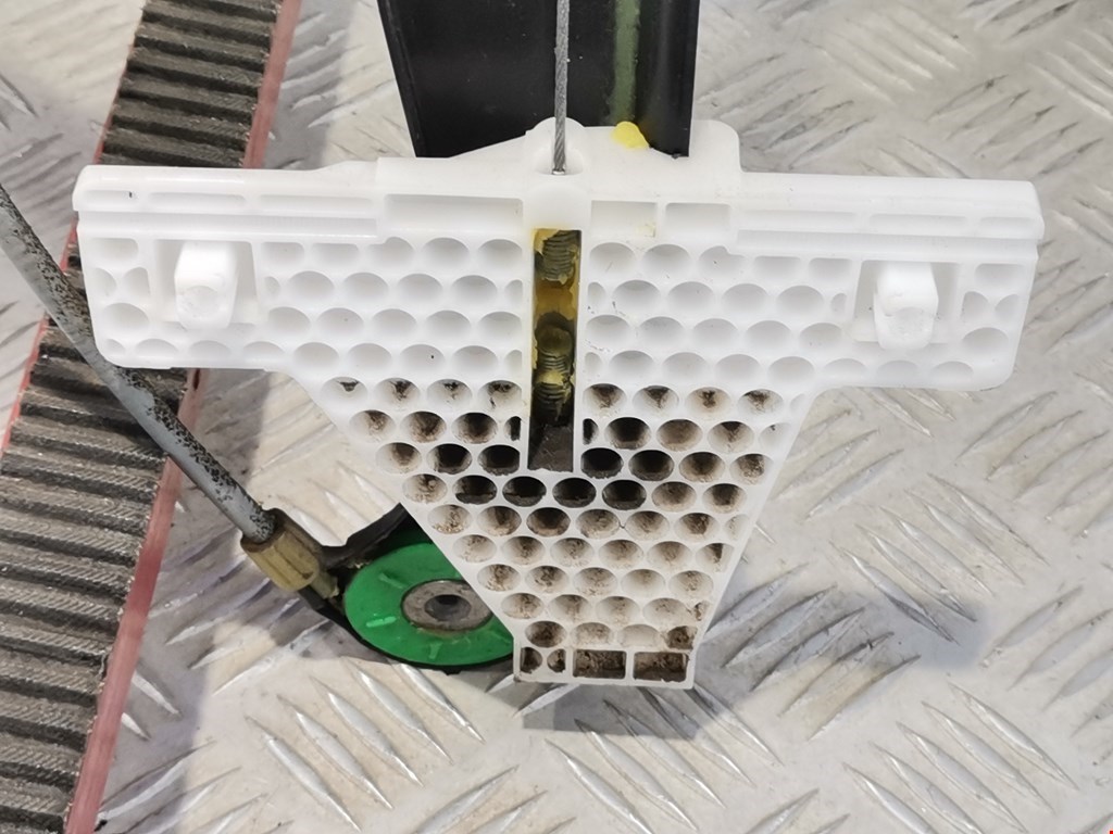 Стеклоподъемник задний левый AUDI A3 8P 2003-2013