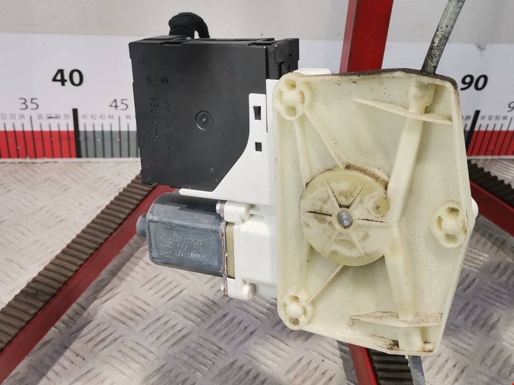 Стеклоподъемник задний левый AUDI A3 8P 2003-2013