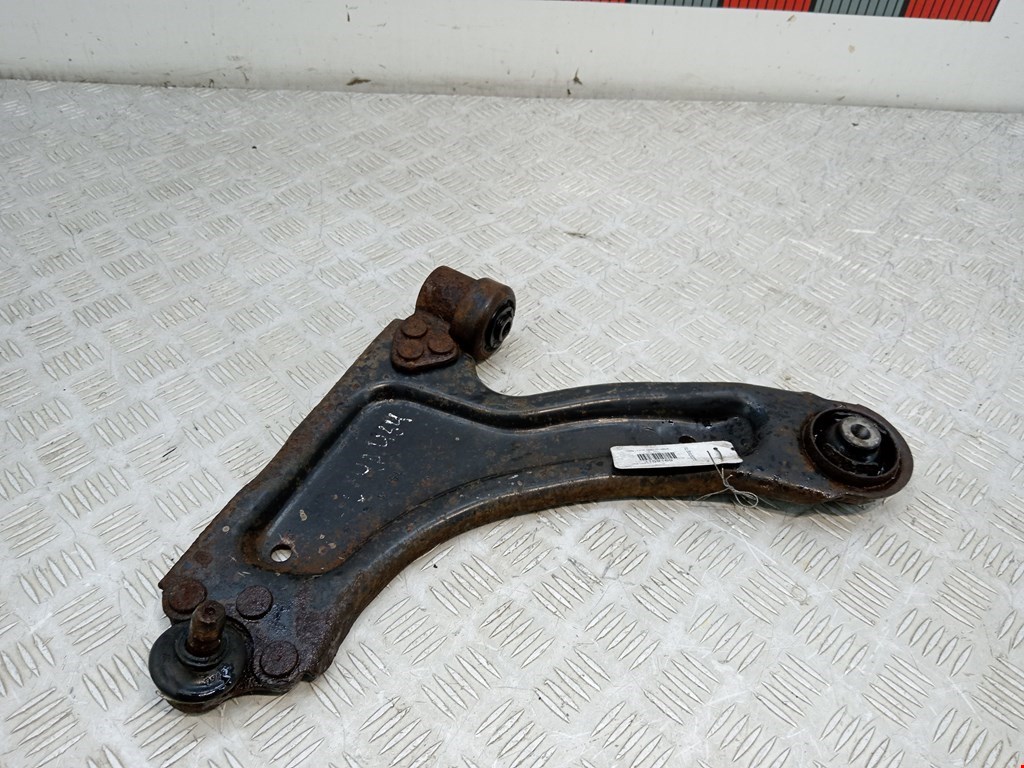 Рычаг передний левый OPEL Combo C 2001-2011