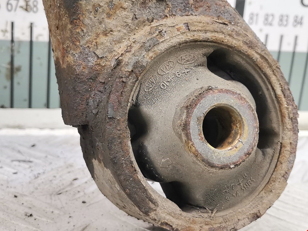 Рычаг передний правый KIA Carens 2006-2012