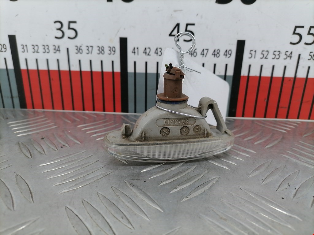 Повторитель на крыло FIAT Doblo 1 2000-2005