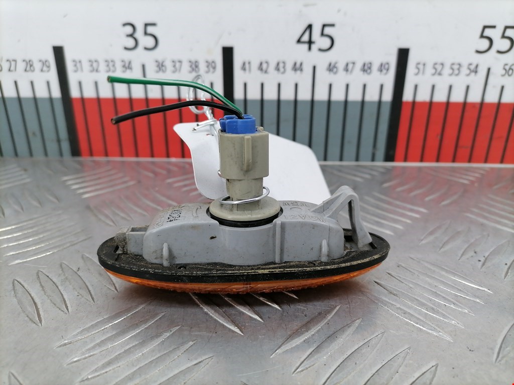 Повторитель на крыло MAZDA Demio DW 1996-2002