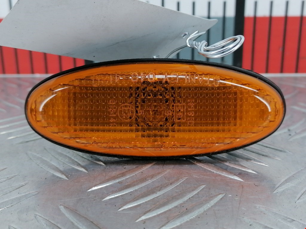 Повторитель на крыло MAZDA Demio DW 1996-2002