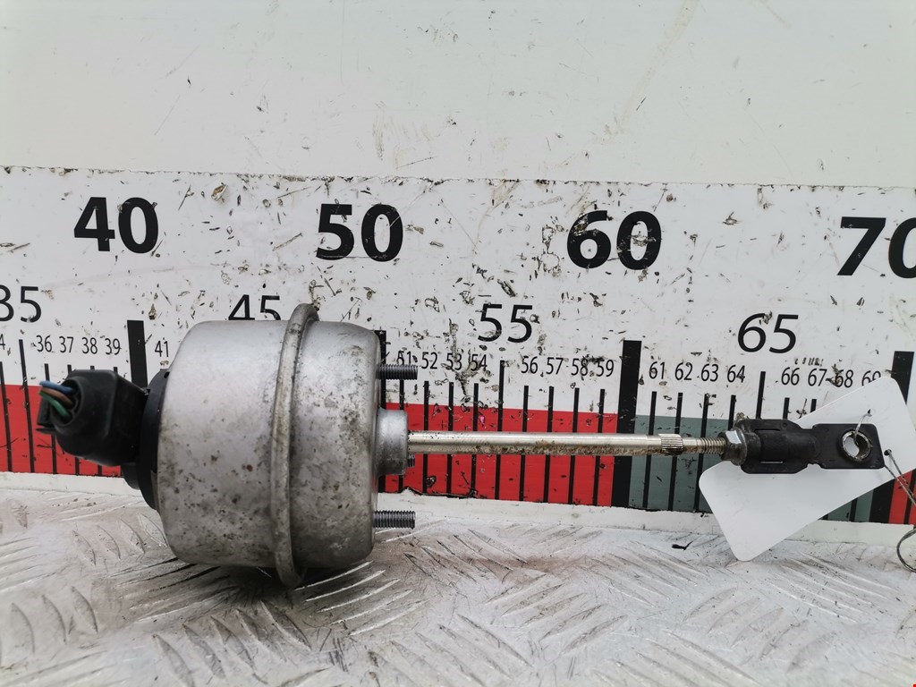 Моторчик привода (положения воздушных) заслонок (актуатор сервопривода турбины) MAZDA Mazda 6 GH 2007-2012