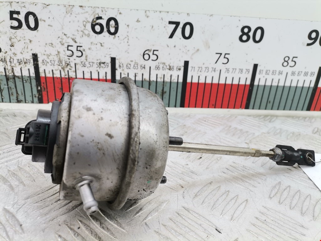 Моторчик привода (положения воздушных) заслонок (актуатор сервопривода турбины) MAZDA Mazda 6 GH 2007-2012