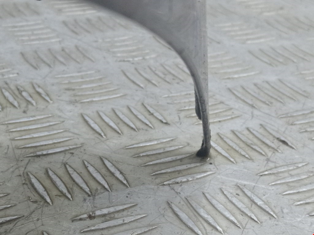 Капот KIA Carnival I 1999-2005