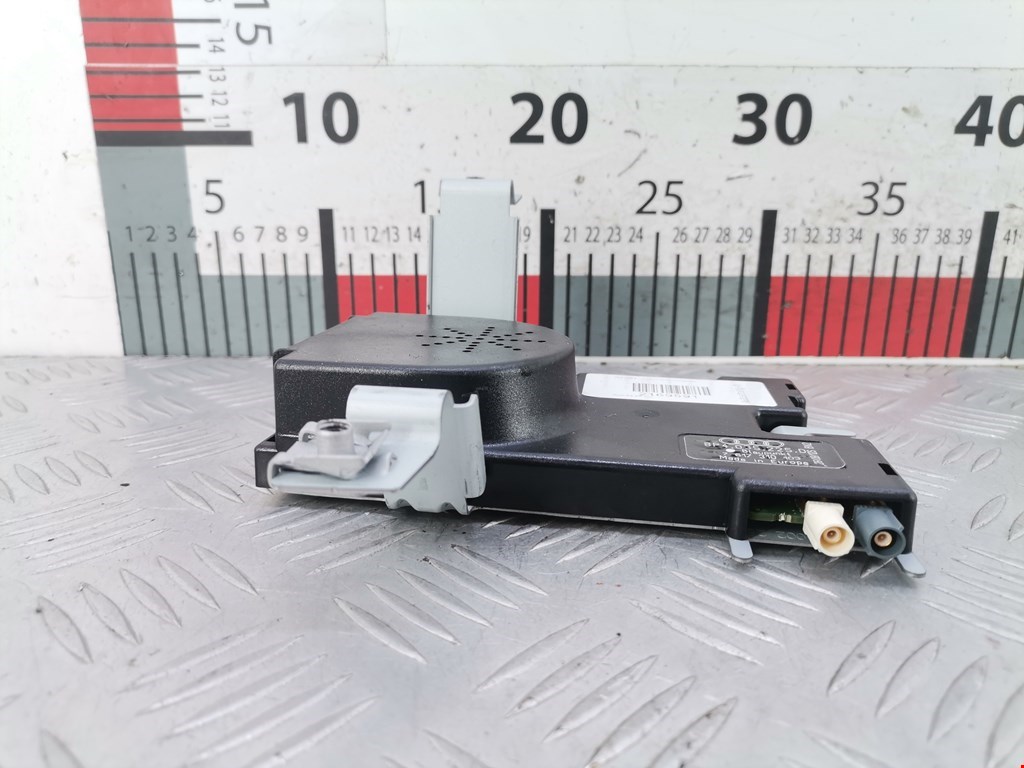 Усилитель антенны AUDI A3 8P 2003-2013