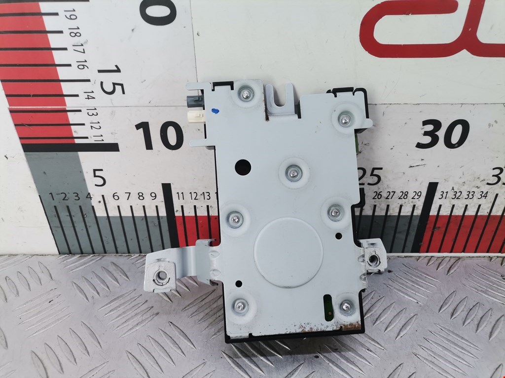 Усилитель антенны AUDI A3 8P 2003-2013