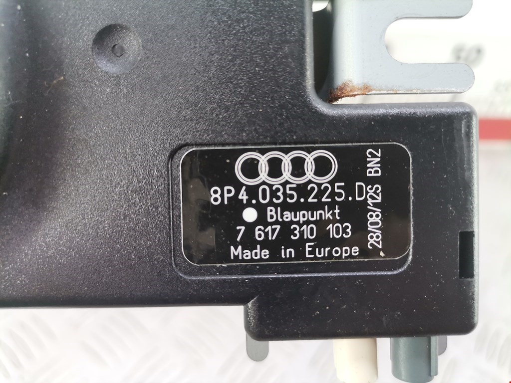 Усилитель антенны AUDI A3 8P 2003-2013